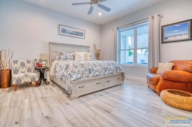 Perfect location on Gulf Blvd featuring 5BR/5BA that was built - photo 39