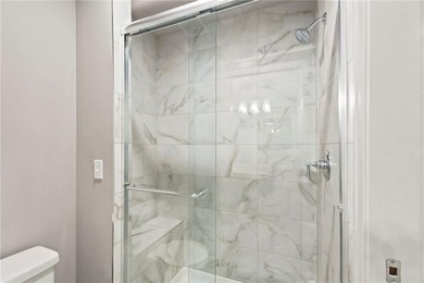 This beautiful Don Julian-built home offers an open - photo 41