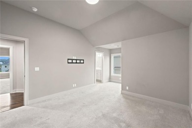 This beautiful Don Julian-built home offers an open - photo 44