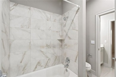 This beautiful Don Julian-built home offers an open - photo 48