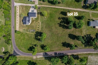 Great lot to build that walk out basement home on! Fronting Oak - photo 2