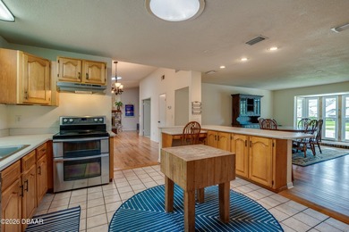 Tucked away on a quiet cul-de-sac in the desirable Tomoka Oaks - photo 13