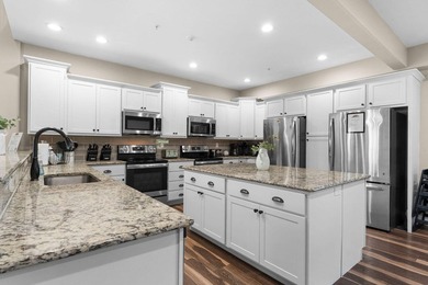 Experience luxury, scale, in this stunning 9-bedroom, 9-bathroom - photo 13
