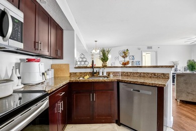 Spacious 3BR/2BA First-Floor Corner Unit with Split Bedroom - photo 13