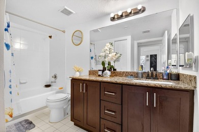 Spacious 3BR/2BA First-Floor Corner Unit with Split Bedroom - photo 15