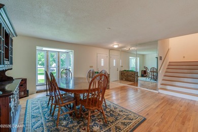 Tucked away on a quiet cul-de-sac in the desirable Tomoka Oaks - photo 16