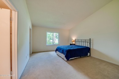 Tucked away on a quiet cul-de-sac in the desirable Tomoka Oaks - photo 18