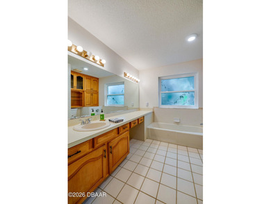 Tucked away on a quiet cul-de-sac in the desirable Tomoka Oaks - photo 20