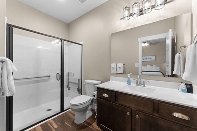 Experience luxury, scale, in this stunning 9-bedroom, 9-bathroom - photo 20