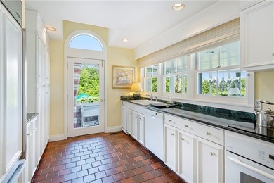 *Twin Ledges* located on historic Ocean Drive, is a charming - photo 21