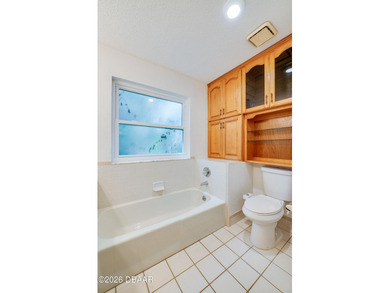 Tucked away on a quiet cul-de-sac in the desirable Tomoka Oaks - photo 22