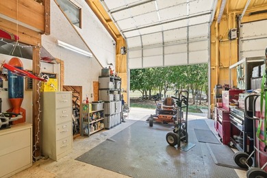 Enjoy wide-open country living with this versatile barndominium - photo 27