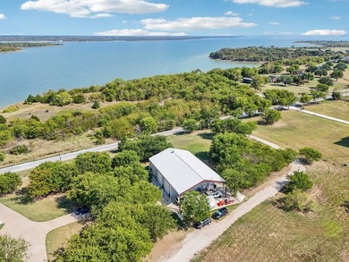 Enjoy wide-open country living with this versatile barndominium - photo 28