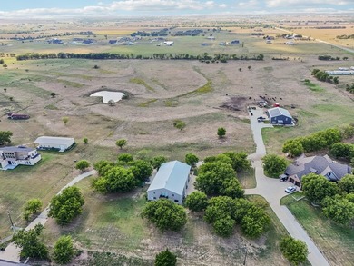 Enjoy wide-open country living with this versatile barndominium - photo 29