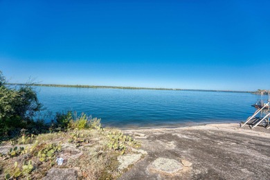 Lago Escondido Lot 25 is one of the last remaining East facing - photo 4