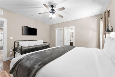 Experience luxury, scale, in this stunning 9-bedroom, 9-bathroom - photo 35