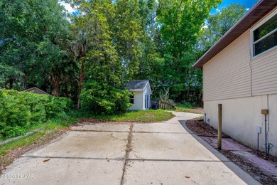 Tucked away on a quiet cul-de-sac in the desirable Tomoka Oaks - photo 38