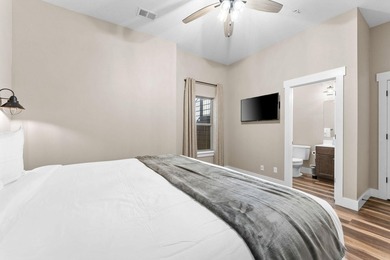 Experience luxury, scale, in this stunning 9-bedroom, 9-bathroom - photo 41