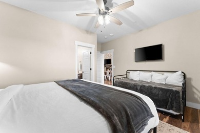 Experience luxury, scale, in this stunning 9-bedroom, 9-bathroom - photo 43