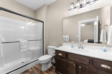 Experience luxury, scale, in this stunning 9-bedroom, 9-bathroom - photo 49