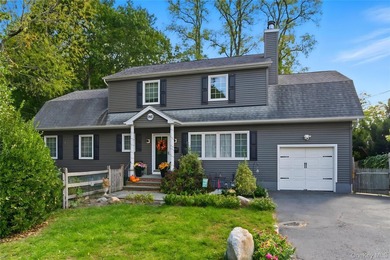 Perfectly appointed on a quiet country lane in desirable Locust - photo 1
