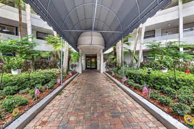 Welcome to this waterfront totally updated Penthouse condominium - photo 31