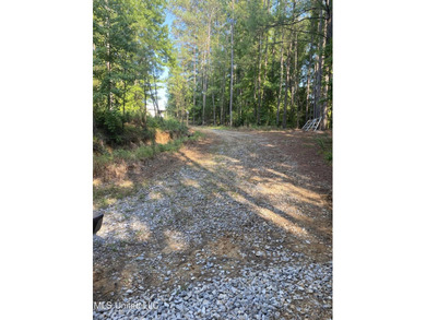 Turnkey hunting properties with this level of infrastructure - photo 32