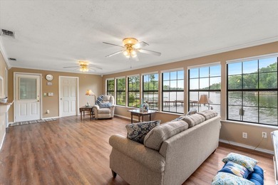 Charming lakefront retreat just steps from the water! This - photo 2