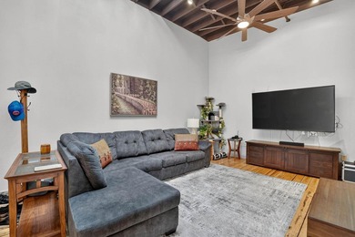 Located in the heart of downtown Waterloo, this fantastic - photo 3