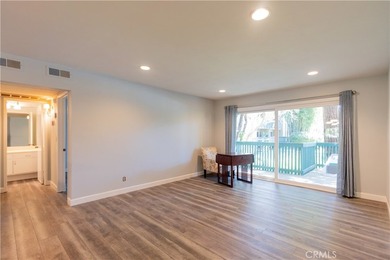 Positioned within the lush, gated enclave of Stoneybrook Villas - photo 6