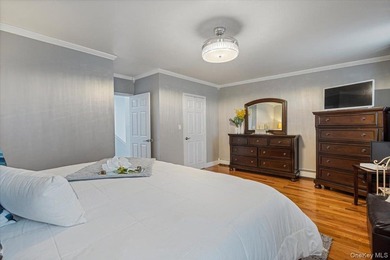 Beautiful Diamond Condition 2 Family Home In The Heart Of The - photo 12