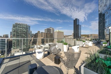Vue panoramique depuis le 29e etage : feux d'artifice estivaux - photo 14