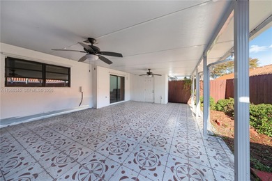 Charming single-story fee-simple townhouse in a coveted prime