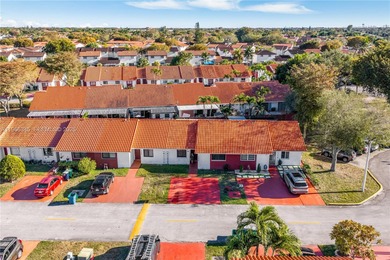 Charming single-story fee-simple townhouse in a coveted prime