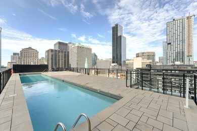 Vue panoramique depuis le 29e etage : feux d'artifice estivaux - photo 19