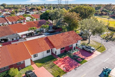 Charming single-story fee-simple townhouse in a coveted prime