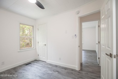Completely updated and move-in ready, this 3 bedroom, 1 bath - photo 22