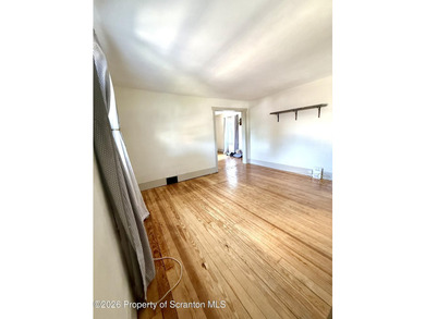 Welcome to 409 Charlotte Avenue! This cozy home located in South - photo 7