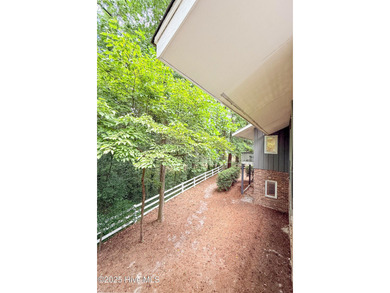 Welcome to 7 Inverness Place, a fully remodeled golf-front home - photo 20