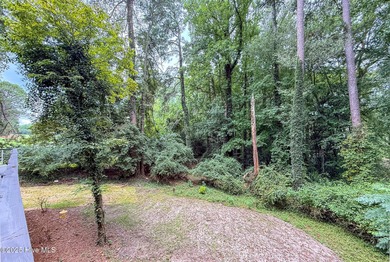 Welcome to 7 Inverness Place, a fully remodeled golf-front home - photo 21