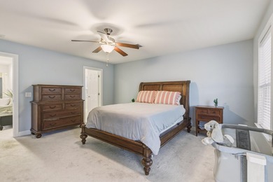 Nestled right in the heart of a high-energy, lively neighborhood - photo 23