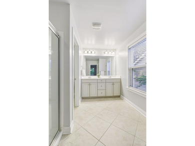Nestled right in the heart of a high-energy, lively neighborhood - photo 26