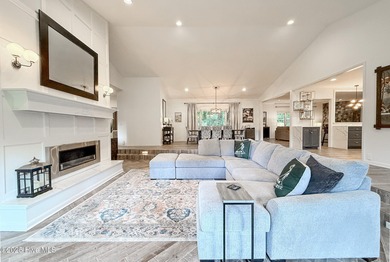 Welcome to 7 Inverness Place, a fully remodeled golf-front home - photo 31