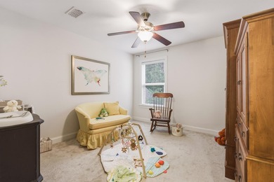 Nestled right in the heart of a high-energy, lively neighborhood - photo 33