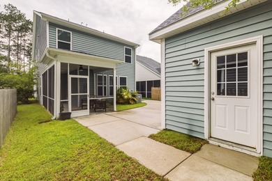 Nestled right in the heart of a high-energy, lively neighborhood - photo 38
