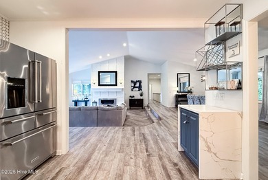Welcome to 7 Inverness Place, a fully remodeled golf-front home - photo 42