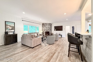 Welcome to 7 Inverness Place, a fully remodeled golf-front home - photo 44