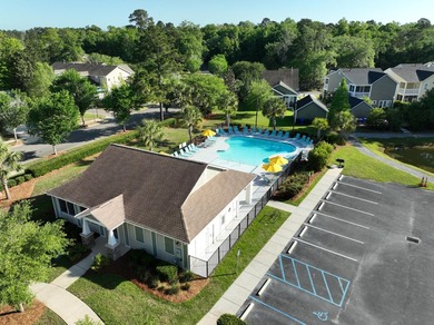 Nestled right in the heart of a high-energy, lively neighborhood - photo 45
