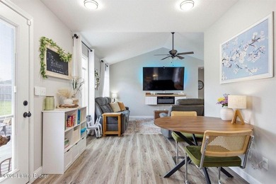 Welcome home to the perfect blend of space, comfort, and - photo 12