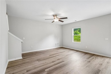 Welcome to this beautifully appointed 4-bedroom, 2.5-bath home - photo 14